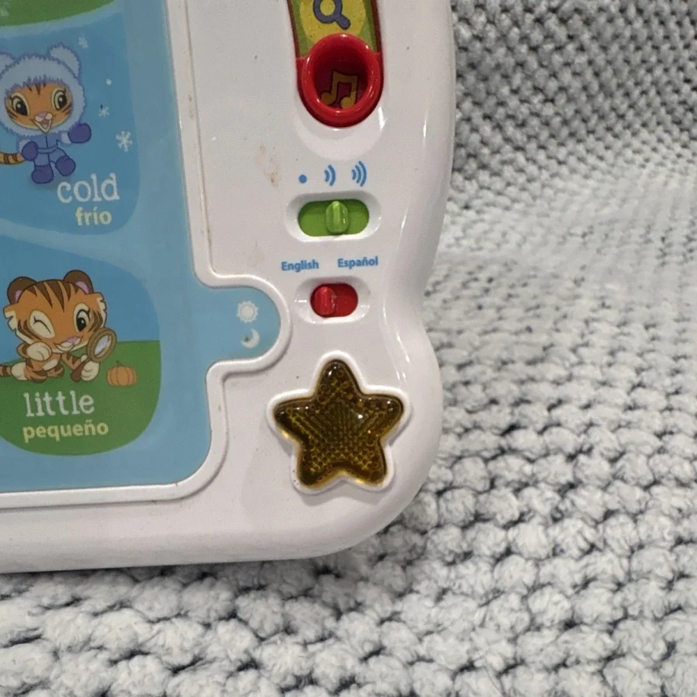 LeapFrog Learning Friends 100 Words Book Electronic Learning Toy English/Spanish